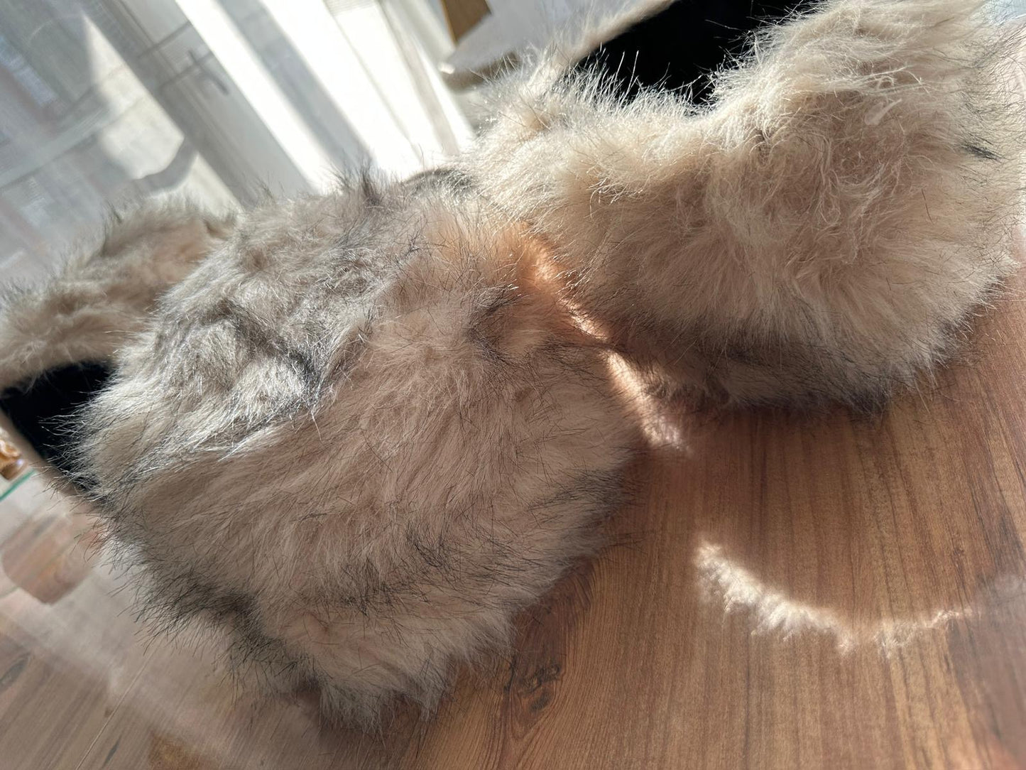 Luksuzna Bež Krznena Zimska Kapa