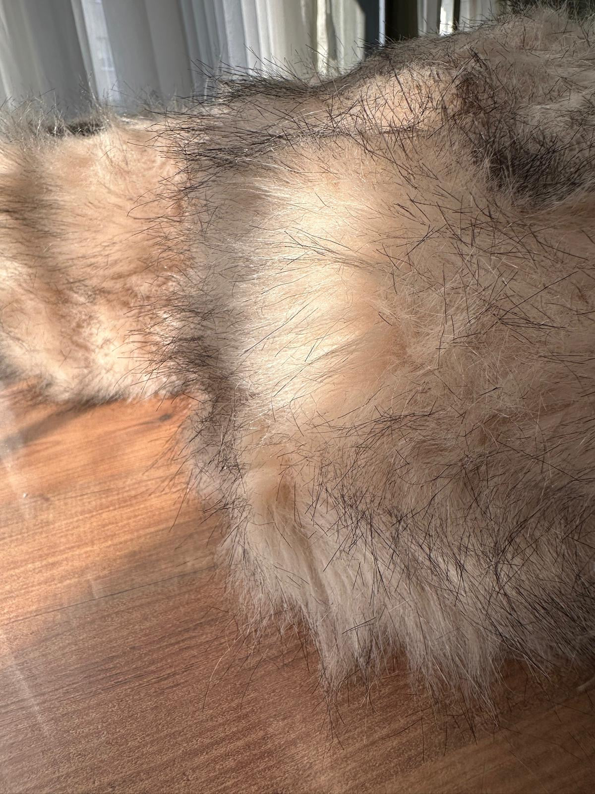 Luksuzna Bež Krznena Zimska Kapa